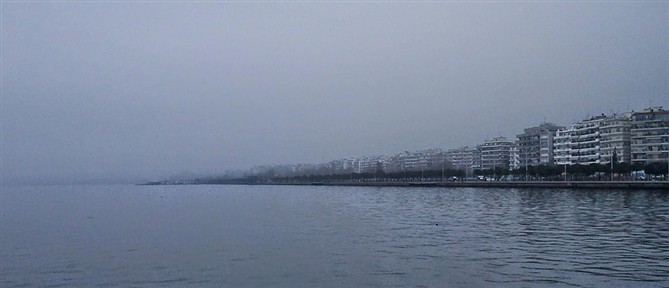 Θεσσαλονίκη: Άνδρας έπεσε στον Θερμαϊκό – Ανασύρθηκε με την βοήθεια περαστικών