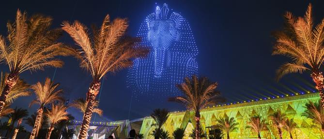 "Φαραωνικό" θέαμα στα εγκαίνια του Μεγάλου Αιγυπτιακού Μουσείου – Βασιλείς και ηγέτες στην φαντασμαγορική τελετή (εικόνες)