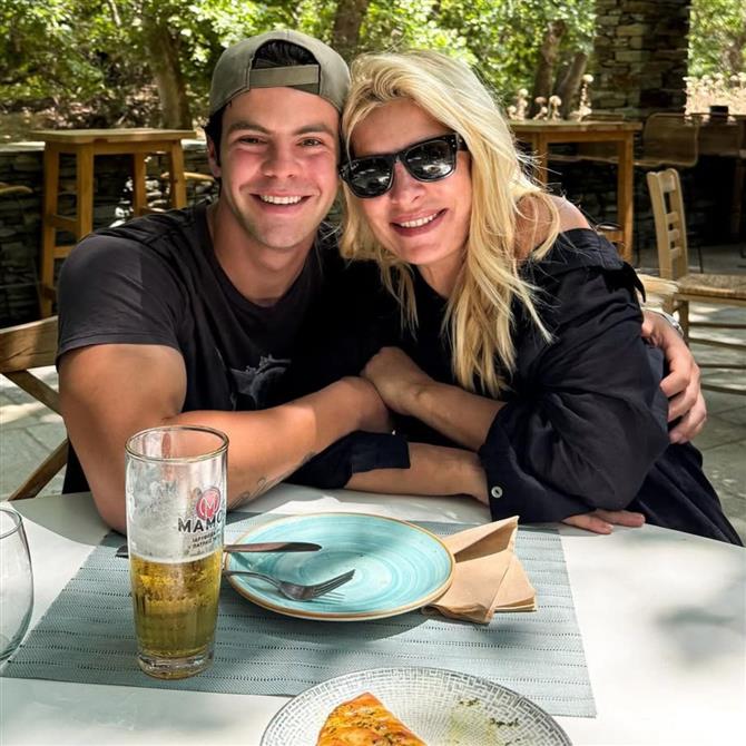 Άγγελος Λάτσιος: Παρουσιάστηκε στον στρατό ο γιος της Ελένης Μενεγάκη και του Γιάννη Λάτσιου