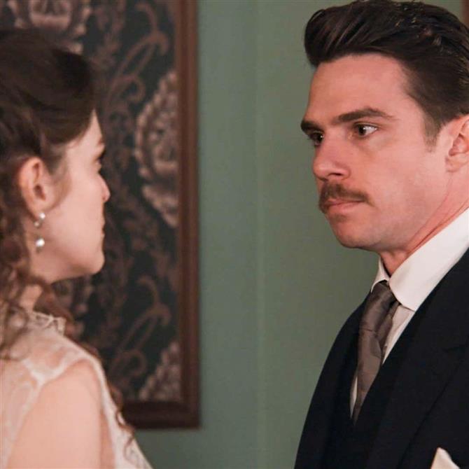 Grand Hotel: O Ρήγας ακούει τον έντονο καβγά Αλίκης και Άρη