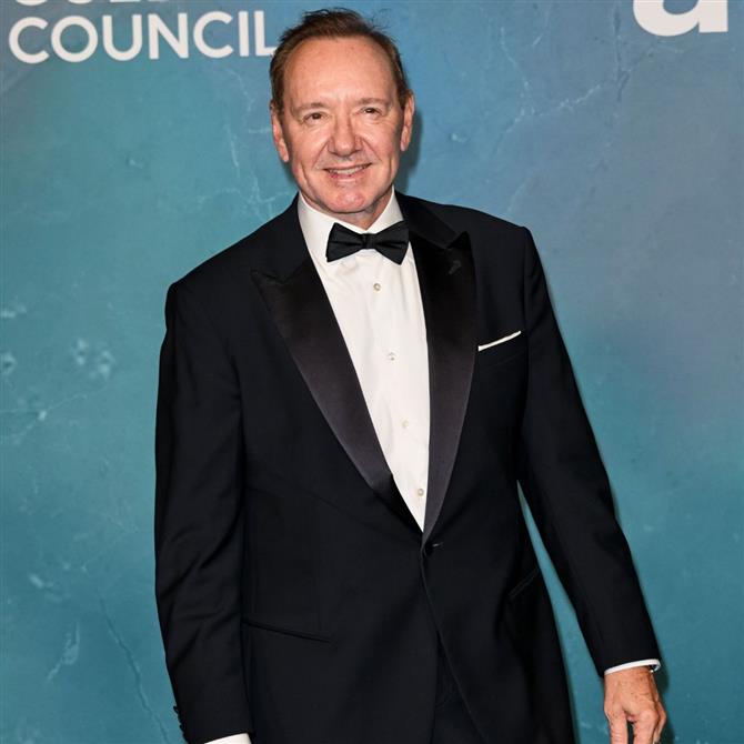 Κέβιν Σπέισι: "Είμαι γκέι. Απολαμβάνω την παρέα των αντρών, ναι"