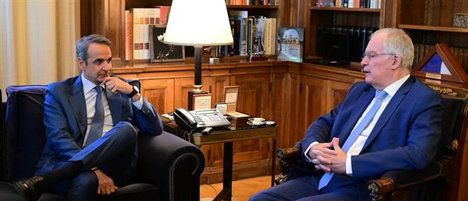 Μητσοτάκης: Μειώνουμε τους φόρους και αυξάνουμε τους μισθούς