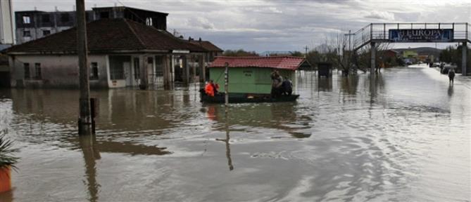 Αλβανία: Φονική κακοκαιρία με καταρρακτώδεις βροχές και πλημμύρες