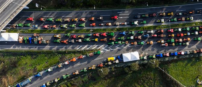 Στα μπλόκα παραμένουν αγρότες και κτηνοτρόφοι - Δηλώνουν ανυποχώρητοι στην διεκδίκηση των αιτημάτων τους