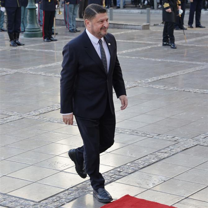 Θρήνος για τον Νίκο Χαρδαλιά: Πέθανε ο πατέρας του