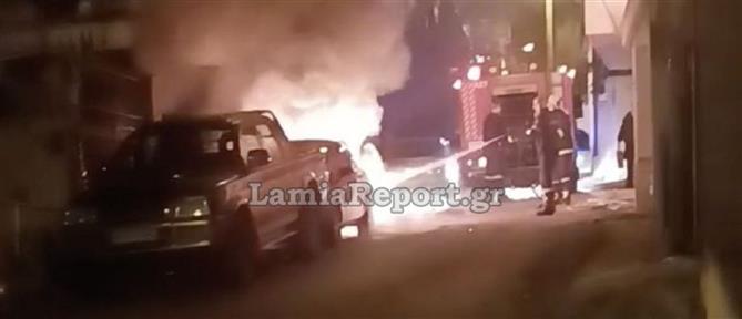 Λαμία: Εμπρηστική επίθεση σε αυτοκίνητο - Κάηκε και δεύτερο όχημα (βίντεο)