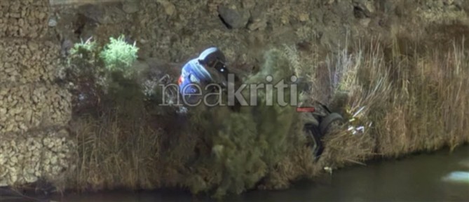 Ηράκλειο: Ολοκληρώθηκε η επιχείρηση ανάσυρσης αυτοκινήτου από τις εκβολές του Γιόφυρου (βίντεο)