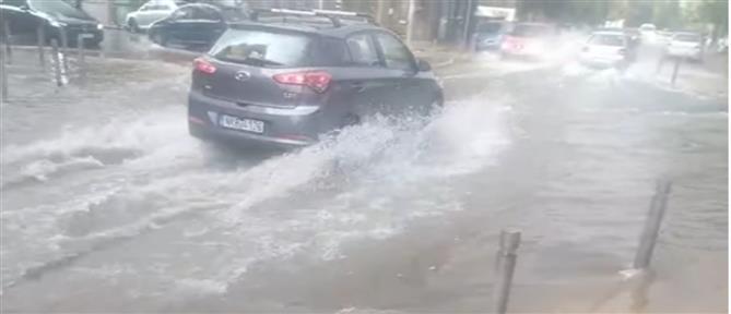 Θεσσαλονίκη: Ξαφνική βροχή “πλημμύρισε” δρόμους και σπίτια (εικόνες)