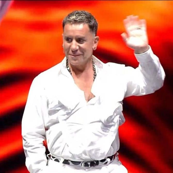 Πρεμιέρα για το The Voice: Τα πρώτα λόγια του Καπουτζίδη, η εμφάνιση του Γιώργου Μαζωνάκη & το δυνατό χειροκρότημα του κοινού
