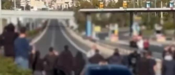 Έκλεισαν την Εθνική Οδό Χαλκίδας - Σχηματαρίου για να κάνουν κόντρες (εικόνες)