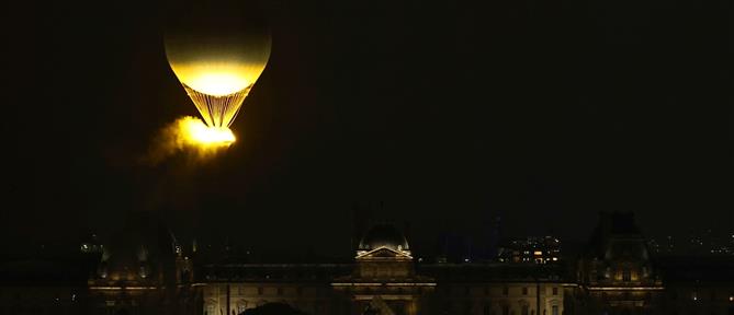 Παρίσι 2024 - Ολυμπιακοί Αγώνες: Η Ολυμπιακή Φλόγα άναψε στην πόλη του φωτός (εικόνες)