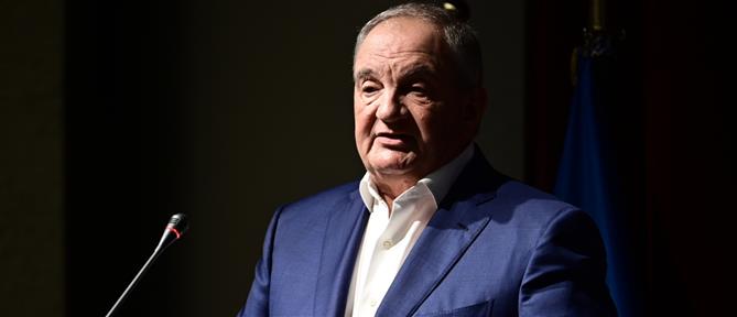 Καραμανλής: Με αιχμές για τα εθνικά θέματα η ομιλία του στο Πολεμικό Μουσείο
