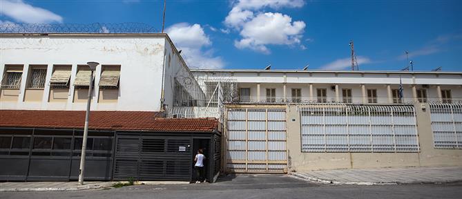 Φυλακές Κορυδαλλού: Έξι κινητά τηλέφωνα και ασύρματα ακουστικά βρέθηκαν σε έλεγχο της Δ.Α.Ο.Ε.