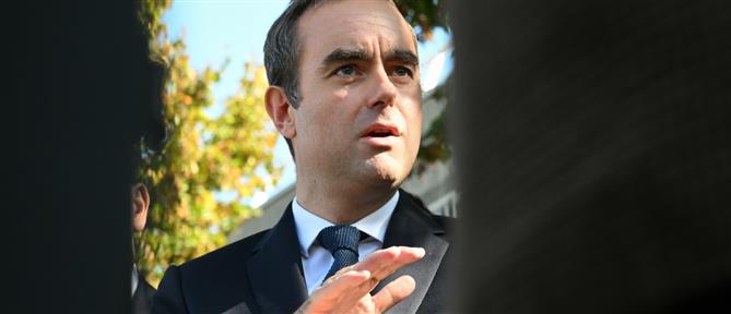 Γαλλία: Ο Λεκορνί "παγώνει" τη μεταρρύθμιση του συνταξιοδοτικού ως το 2028