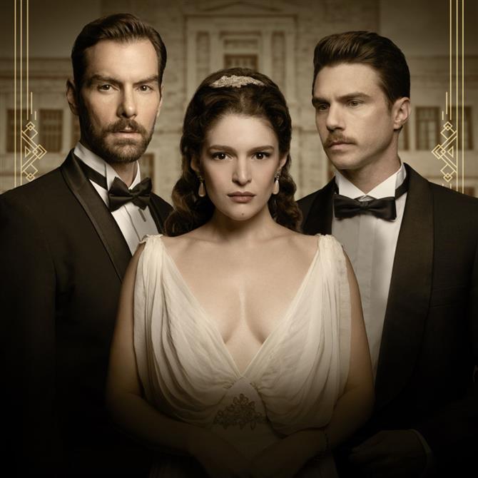 Grand Hotel: Ο Πέτρος ξυπνά από το κώμα του και ζητάει επίμονα την Αλίκη - Όλες οι εξελίξεις στα νέα επεισόδια