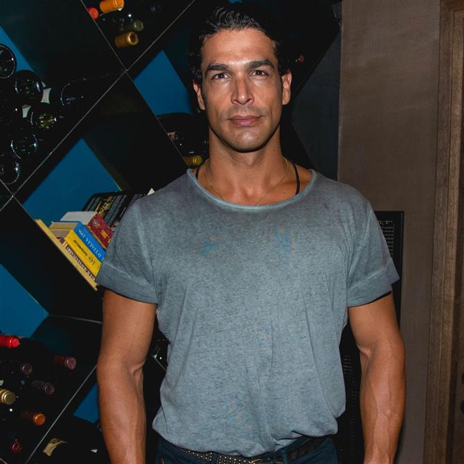 Θρήνος για τον Νίκο Αναδιώτη - Πέθανε ο πατέρας του