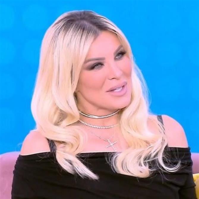 Κατερίνα Καινούργιου για "Παρά Πέντε": "Ήμουν αγνώριστη, δεν μπορούμε να τα εξαφανίσουμε αυτά τα πλάνα;"