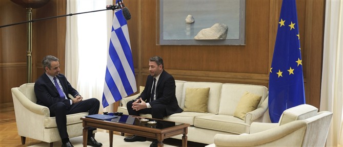 Συνάντηση Μητσοτάκη - Ανδρουλάκη: Oλοκληρώθηκε η ενημέρωση του αρχηγού της αξιωματικής αντιπολίτευσης