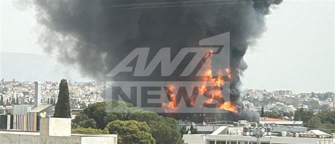 Κάτω Κηφισιά: Μεγάλη φωτιά από έκρηξη σε εργοστάσιο (εικόνες)