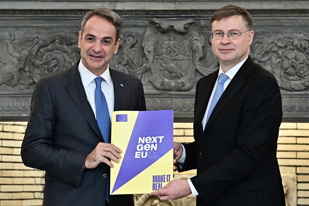 Μητσοτάκης - Ντομπρόβσκις