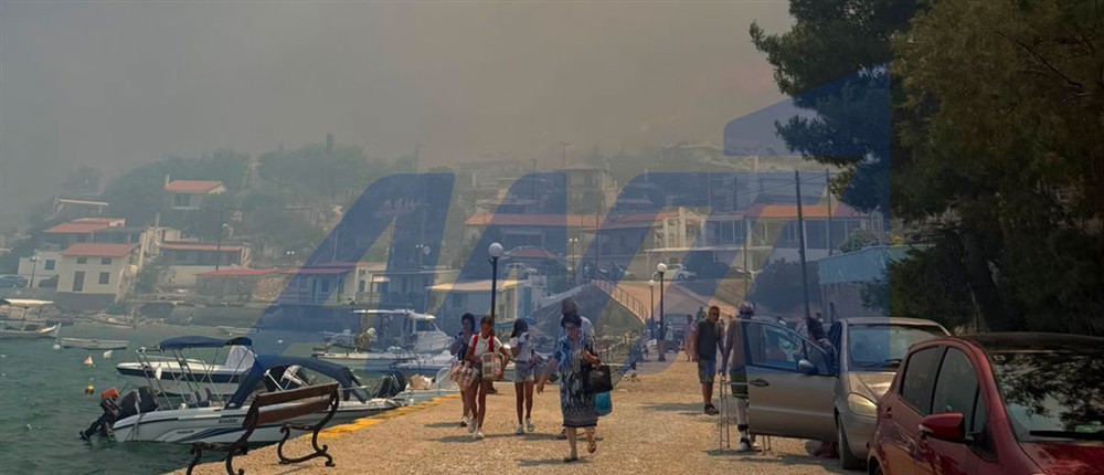 Φωτιά στη Βοιωτία: Εκκένωση από θαλάσσης εγκλωβισμένων Φωτιά στη Βοιωτία: Εκκένωση από θαλάσσης εγκλωβισμένων