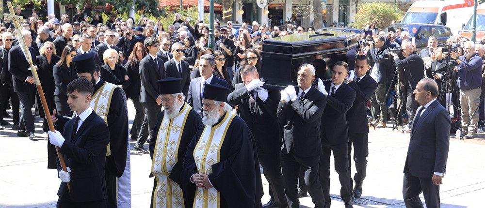 Μαρινέλλα - Προσκήνυμα