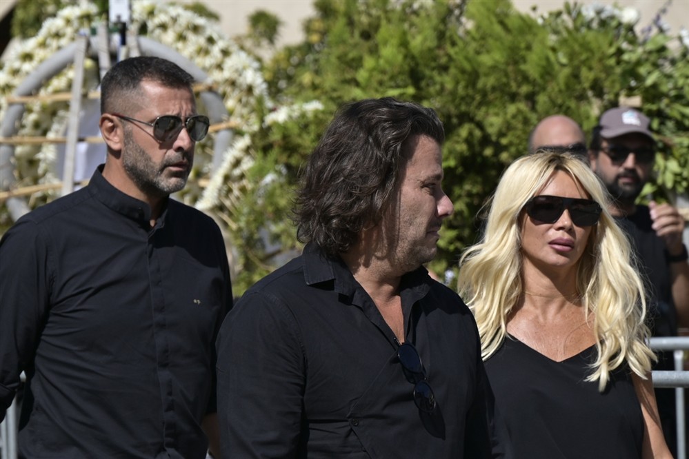 Μαζωνάκης - κηδεία - Πάολα Μαζωνάκης - κηδεία - Πάολα