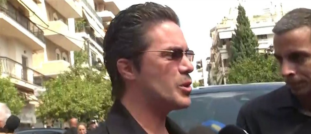Νίκος Οικονομόπουλος - Κηδεία Μαζωνάκη Νίκος Οικονομόπουλος - Κηδεία Μαζωνάκη