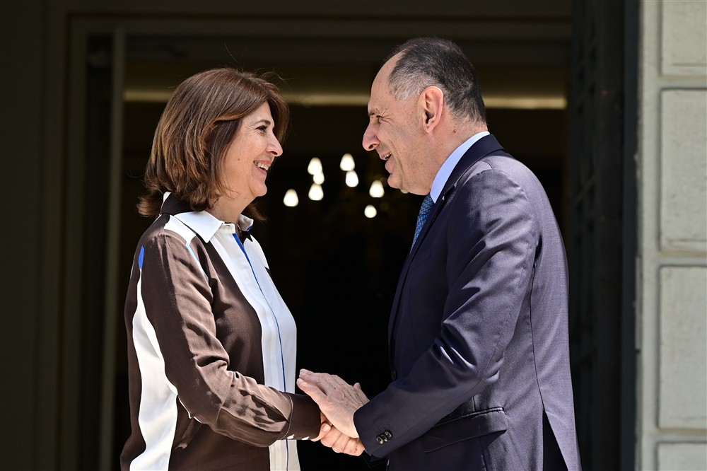γεραπετριτης - απεσταλμεη - γγ - MARIA ANGELA HOLGUIN CUELLAR γεραπετριτης - απεσταλμεη - γγ - MARIA ANGELA HOLGUIN CUELLAR