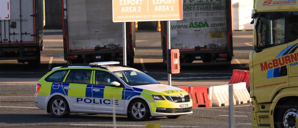 Ιρλανδία: Τοποθέτησαν βόμβα σε Ι.Χ. διανομέα και τον ανάγκασαν να το οδηγήσει σε αστυνομικό τμήμα