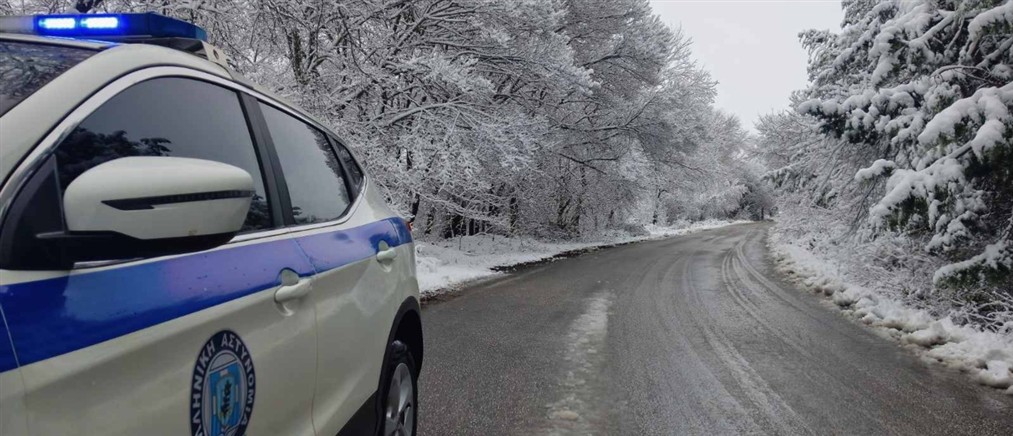 Χιονόπτωση στις Σέρρες: Αποκλείστηκαν με τα αυτοκίνητά τους 15 άτομα