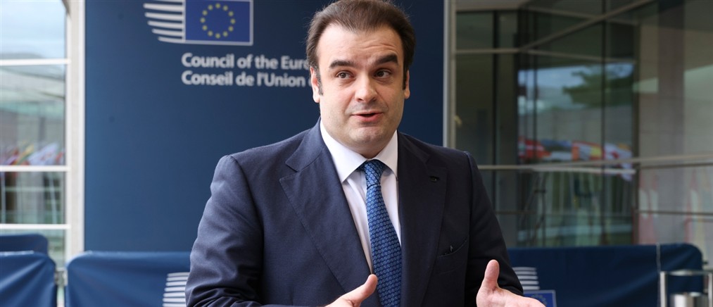 "Κουμπαράς για τη νέα γενιά": Ο Κ. Πιερρακάκης αποδομεί τους μύθους και εξηγεί τη λειτουργία του ειδικού λογαριασμού