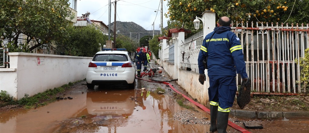 Κακοκαιρία Erminio: Άνδρας βρέθηκε χωρίς τις αισθήσεις του κάτω από όχημα στη Νέα Μάκρη