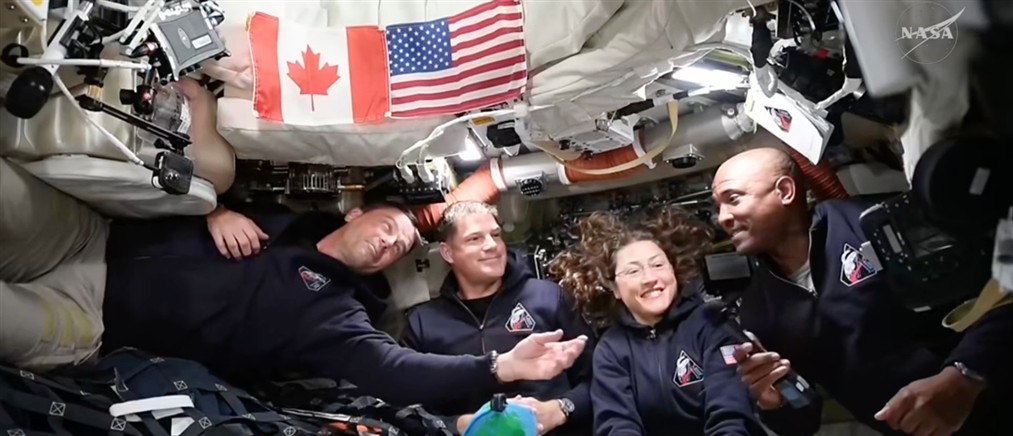 Artemis II: Επιστρέφουν στη γη οι αστροναύτες που έκαναν τον γύρο της Σελήνης