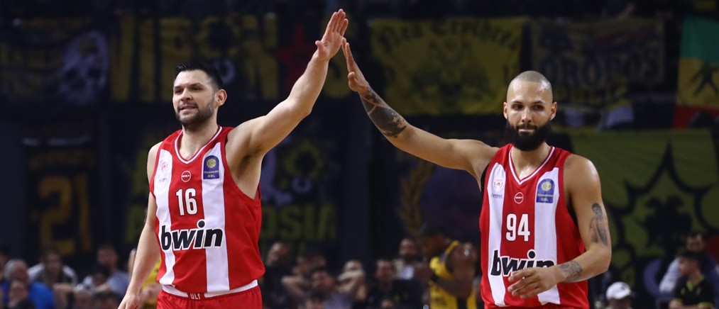 Αήττητος στην κανονική περίοδο ο Ολυμπιακός, νίκησε εκτός έδρας την 4η ΑΕΚ