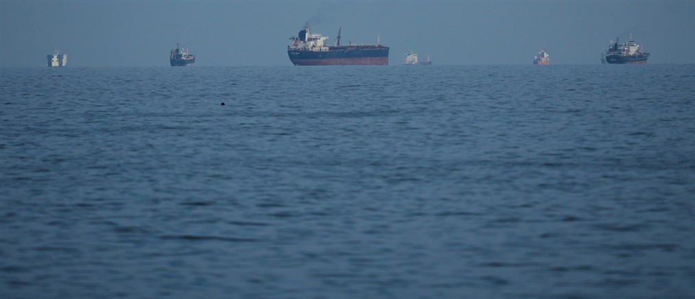 ΗΠΑ: Πετρελαιοφόρα σε μικρή ροή αρχίζουν να διασχίζουν τα Στενά του Ορμούζ