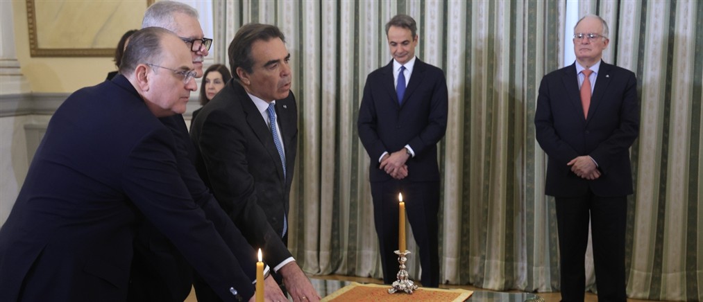 Ορκίστηκαν τα νέα μέλη της Κυβέρνησης