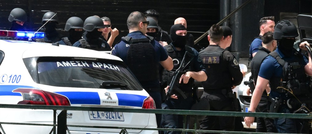 Προσωρινά κρατούμενος ο 58χρονος που άνοιξε πυρ με ούζι σε μπαρ στην Καλλιθέα