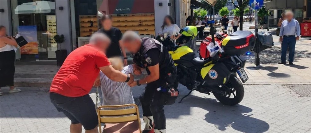 Πάτρα: Ηλικιωμένη "εγκλωβίστηκε" σε ανοιχτό φρεάτιο στο κέντρο της πόλης