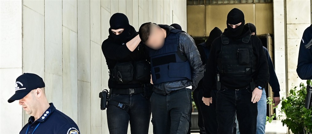 Άγιος Δημήτριος: Στο Ναυτοδικείο οι τέσσερις συλληφθέντες για τη δολοφονία του 27χρονου - Δεν ήθελα να τον σκοτώσω δήλωσε ο 20χρονος