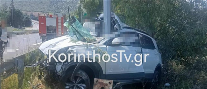 Σοβαρό τροχαίο στην Ε.Ο. Τρίπολης - Κορίνθου: Νεκρή η οδηγός (εικόνες)