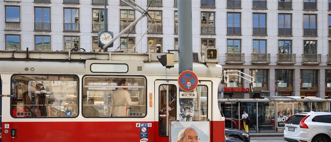 Αυστρία: Τραμ έπεσε πάνω σε σούπερμαρκετ - Ένας νεκρός και πολλαπλοί τραυματίες