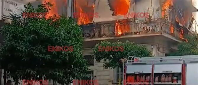 Καλλιθέα: Φωτιά σε διώροφο κτήριο