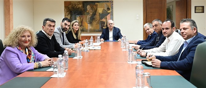 Συμφωνία στη συνάντηση Θεοδωρικάκου με βενζινοπώλες - Απομακρύνονται οι κινητοποιήσεις