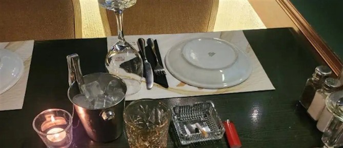 Ο Νικήτας Κακλαμάνης εκπλήρωσε την τελευταία επιθυμία της Μάρως Κοντού– «Ένα ποτήρι ουίσκι και ένα τσιγάρο»