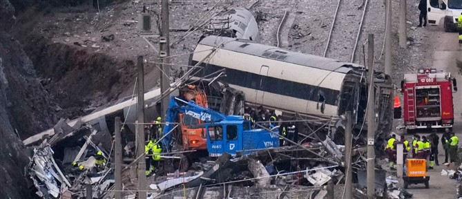 Σιδηροδρομικό δυστύχημα στην Ισπανία: Συνεχίζει να μεγαλώνει ο κατάλογος των θυμάτων