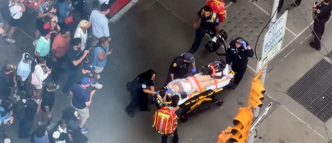 Επίθεση με μαχαίρι στην Times Square της Νέας Υόρκης - Νεκροί θύμα και δράστης