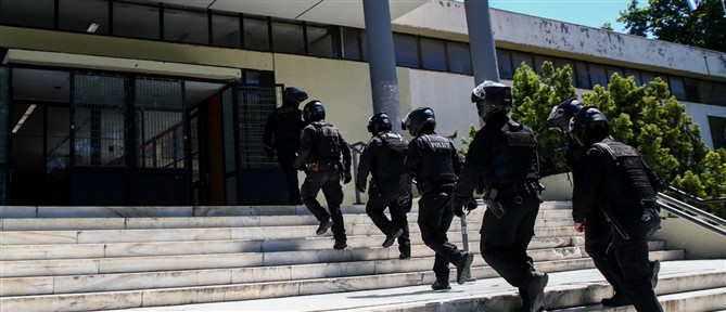 ΑΠΘ: 39 προσαγωγές και 7 τραυματίες από την επίθεση σε φοιτητές (βίντεο)