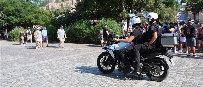 Εκτός κινδύνου οι τουρίστες που δέχθηκαν επίθεση με μαχαίρι στην Ακρόπολη - Γνώριμος των αρχών ο δράστης