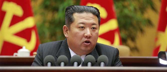 Ο Κιμ Γιονγκ Ουν επαναλαμβάνει την υποστήριξή του στον «ιερό πόλεμο» της Ρωσίας στην Ουκρανία